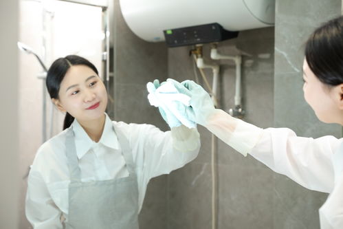 專業(yè)保潔服務與女性人物攝影 設(shè)圖網(wǎng)的視覺藝術(shù)結(jié)合